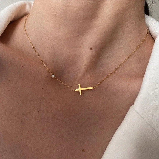 Colar ou pulseira dourado com cruz deitada